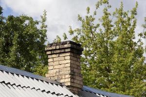 details old chimney photo