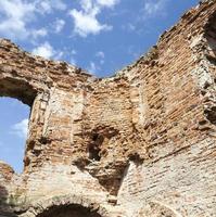 Ruins of a wall photo