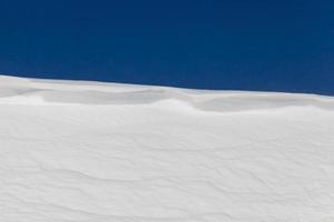 uneven drifts, close up photo