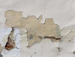 the damaged part of the wall photo