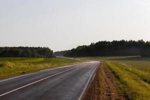 camino para el movimiento de varios vehículos foto