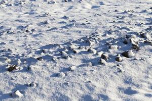 la nieve se acumula en invierno, foto