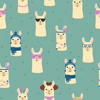 lindas cabezas de llama sin costuras. alpacas divertidas con diferentes accesorios sobre fondo azul vector