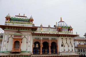 imagen de la mitad superior de janakpur dhaam, palacio de nacimiento de sita mata en nepal foto
