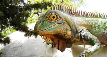 Chameleon statue image HD wallpaper photo