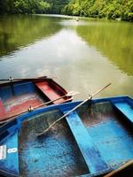 A small boats in a body of water photo