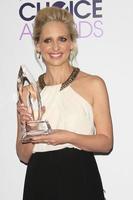 LOS ANGELES, JAN 8 - Sarah Michelle Gellar at the People s Choice Awards 2014, Press Room at Nokia at LA Live on January 8, 2014 in Los Angeles, CA photo