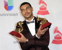 las vegas, 17 de noviembre - manuel medrano en la sala de prensa de la 17ª entrega anual de los premios grammy latinos en t-mobile arena el 17 de noviembre de 2016 en las vegas, nv foto