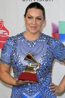 las vegas, 17 de noviembre - nina pasto en la sala de prensa de la 17ª entrega anual de los premios grammy latinos en t-mobile arena el 17 de noviembre de 2016 en las vegas, nv foto