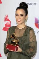 las vegas, 17 de noviembre - julieta venegas en la 17ª sala de prensa anual de los premios grammy latinos en t-mobile arena el 17 de noviembre de 2016 en las vegas, nv foto