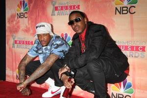 los angeles, 29 de marzo - jeremih, yg en la sala de prensa de los iheartradio music awards 2015 en el auditorio shrine el 29 de marzo de 2015 en los angeles, ca foto