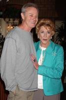 los angeles, 24 de marzo - tristian rogers, jeanne cooper en el joven e inquieto 38 aniversario en la fiesta de prensa del set en cbs television city el 24 de marzo de 2011 en los angeles, ca foto