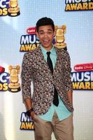 los angeles, 27 de abril - roshon fagen llega a los radio disney music awards 2013 en el teatro nokia el 27 de abril de 2013 en los angeles, ca foto