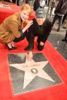 los angeles, 10 de diciembre - bryce dallas howard, ron howard en la estrella de ron howard en el paseo de la fama de hollywood en el hollywood blvd el 10 de diciembre de 2015 en los angeles, ca foto