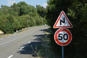 senal de limite de velocidad foto