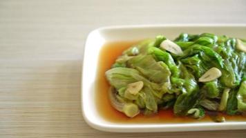Stir fried Iceberg lettuce with Oyster sauce - Healthy food style video