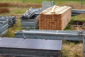 construcción de una casa con diferentes materiales foto