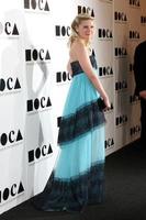 los angeles, 12 de noviembre - kirsten dunst llega a la gala de moca 2012 en moca el 12 de noviembre de 2011 en los angeles, ca foto