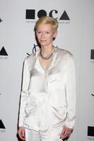 los angeles, 30 de enero - tilda swinton llega a la inauguración de pomellato boutique en pomellato boutique el 30 de enero de 2012 en beverly hills, ca foto