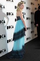 los angeles, 12 de noviembre - kirsten dunst llega a la gala de moca 2012 en moca el 12 de noviembre de 2011 en los angeles, ca foto