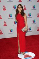 las vegas, 19 de noviembre - carolina gutierrez en la 16ª entrega de los premios grammy latinos en el mgm grand garden arena el 19 de noviembre de 2015 en las vegas, nv foto