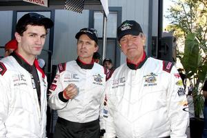 los angeles, 11 de abril - sam witwer, phil keoghan, eric braeden en el día de clasificación de la carrera profesional de celebridades 2014 en el gran premio de long beach el 11 de abril de 2014 en long beach, ca foto