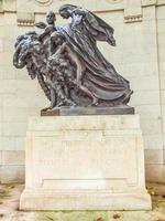 HDR Belgium monument in London photo