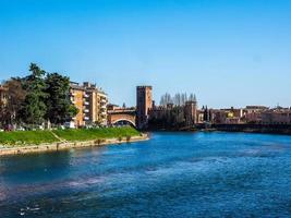 hdr río adigio en verona foto