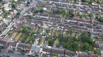 vista aérea de residências e casas de saint area luton inglaterra uk, a maioria dos povos asiáticos paquistaneses e caxemires estão vivendo aqui. video