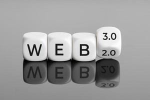 cambiando del concepto web 2.0 al web 3.0. bloques blancos con texto foto