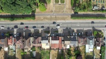 vista aérea de residências e casas de saint area luton inglaterra uk, a maioria dos povos asiáticos paquistaneses e caxemires estão vivendo aqui. video