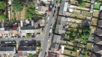 vista aérea de residências e casas de saint area luton inglaterra uk, a maioria dos povos asiáticos paquistaneses e caxemires estão vivendo aqui. video