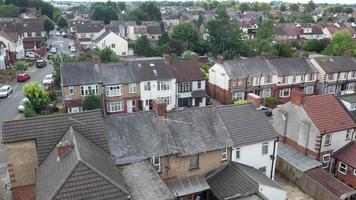 vista aérea de residências e casas de saint area luton inglaterra uk, a maioria dos povos asiáticos paquistaneses e caxemires estão vivendo aqui. video