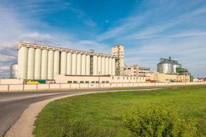 planta de procesamiento agrícola para el procesamiento y almacenamiento de productos agrícolas, harina, cereales y granos foto