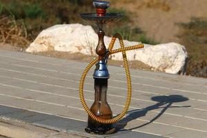 hookah es un dispositivo para fumar entre los pueblos del medio oriente. foto