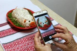 hay un refrigerio en la mesa del restaurante, buen provecho para todos foto