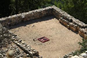 25 . 09 . 2018 la fortaleza de yechiam son las ruinas de una fortaleza del período cruzado y otomano en el oeste de galilea, israel foto