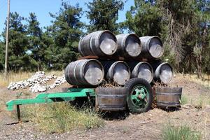 cómo usar un barril viejo en la granja. foto