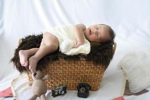 retrato de lindo bebé recién nacido. foto