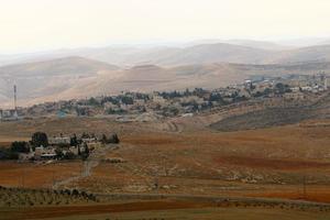 el desierto de judea en el medio oriente en israel. desde la antigüedad, este lugar ha servido de refugio a ermitaños y rebeldes. foto