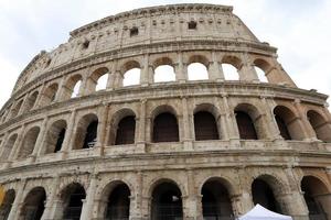 coliseo italia 6 de mayo de 2022 el coliseo es un monumento arquitectónico de la antigua roma. foto