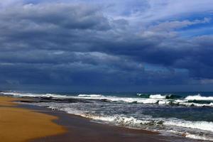 costa del mar mediterráneo en el norte de israel. foto