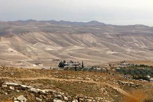 el desierto de judea en el medio oriente en israel. desde la antigüedad, este lugar ha servido de refugio a ermitaños y rebeldes. foto