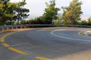 carretera de asfalto a través de israel de norte a sur. foto