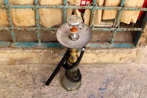 hookah es un dispositivo para fumar entre los pueblos del medio oriente. foto