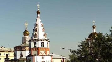 irkutsk, rusia. catedral de la epifanía en el río angara video