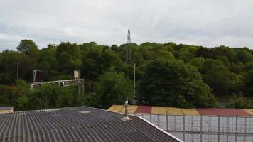 hermosas imágenes aéreas de la ciudad de luton de inglaterra gran bretaña reino unido, vista de cámara de ángulo alto de drones, video