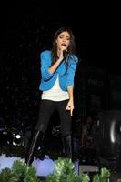 Los Ángeles, 19 de noviembre - Victoria Justice en Citadel Outlets Décima iluminación anual de árboles en Citadel Outlets el 19 de noviembre de 2011 en Los Ángeles, CA foto