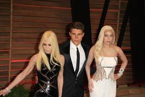 los angeles, 2 de marzo - donatella versace, nolan gerard funk, lady gaga en la fiesta vanity fair oscar 2014 en el bulevar sunset el 2 de marzo de 2014 en west hollywood, ca foto