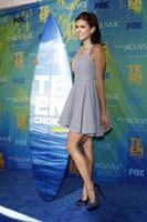 los angeles, 7 de agosto - nina dobrev en la sala de prensa de los premios teen choice 2011 en el anfiteatro gibson el 7 de agosto de 2011 en los angeles, ca foto